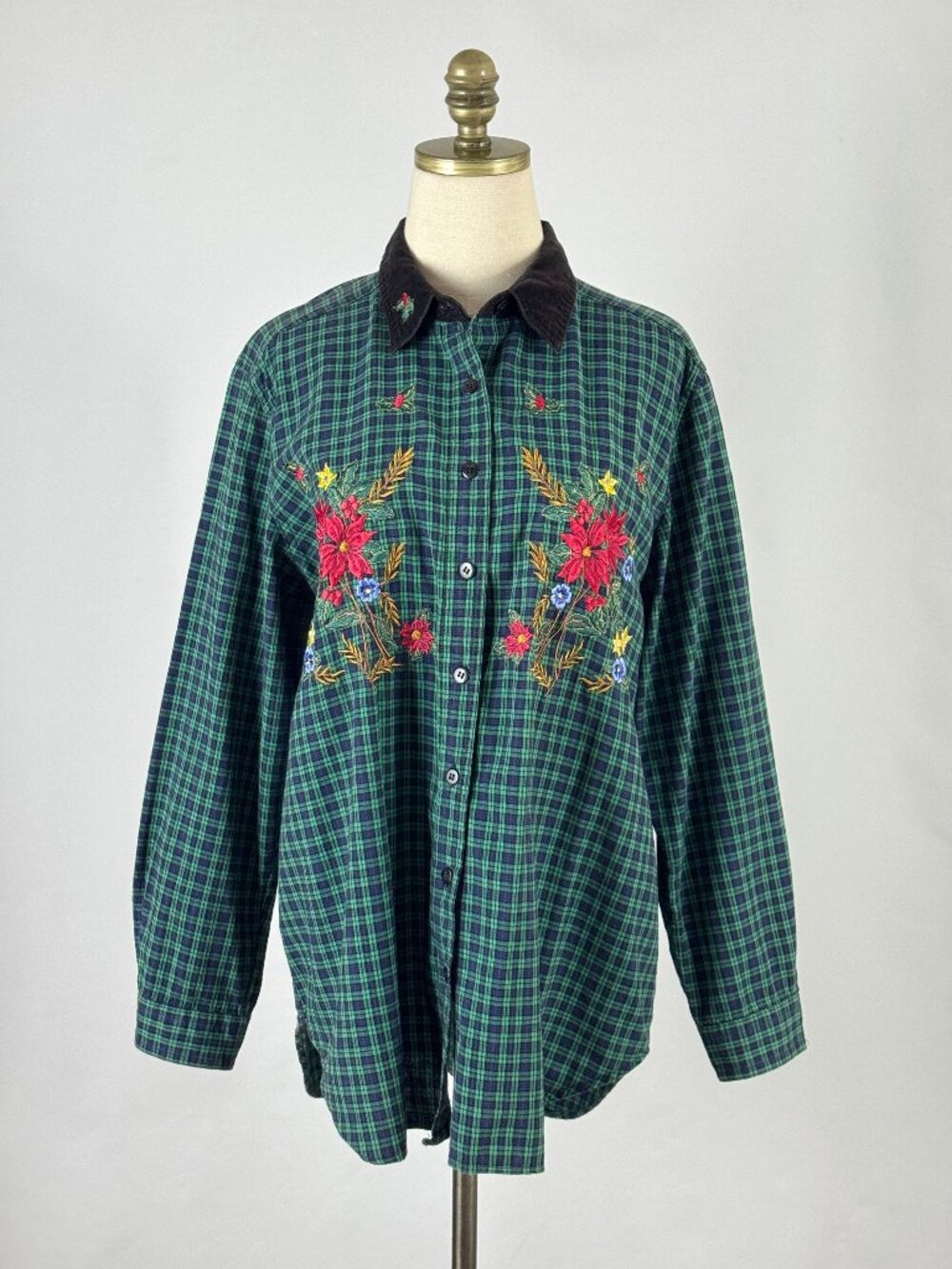 Vtg Christmas Embroidered Button Up Shirt Green Plaid Poinsettia Contrast Collar